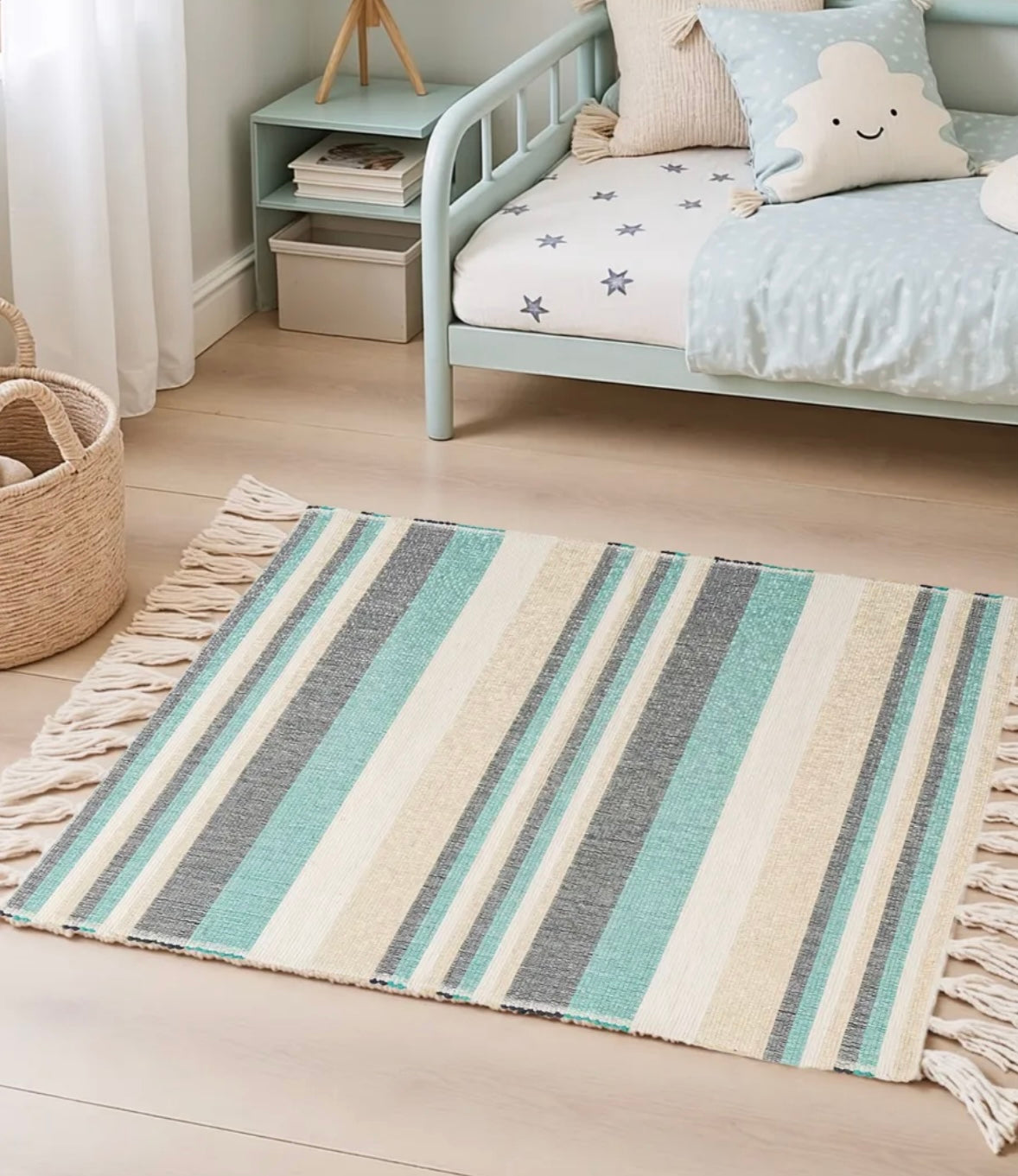 Handloom floor rug