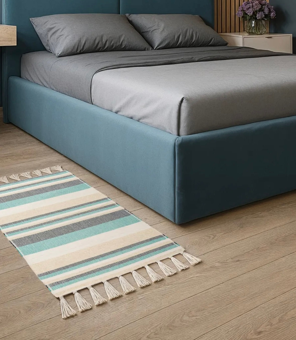 Handloom floor rug